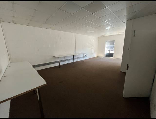 102M² WAREHOUSE TO LET IN MILNERTON CENTRAL